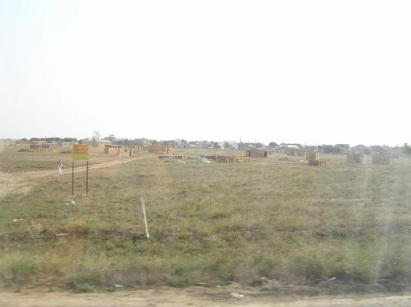 P8190126.JPG - "Zahradní chatky" - foceno z autobusu