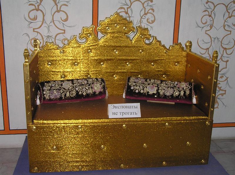 P8210255.JPG - Trůn