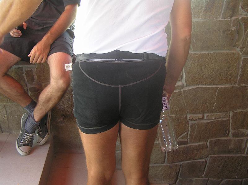 P8280575.JPG - Slávkův zadek - otáčí kraťasy "čistým dovnitř"