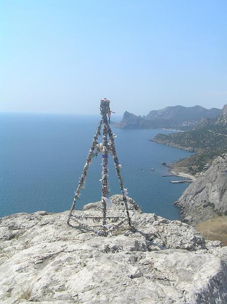 P8280583.JPG - Trigas samotný -to je hrozný zvyk vše omotávat kouskama hadrů