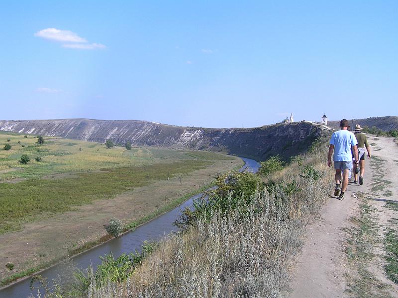 P8190103.JPG - Klášterní komplex Orheul Vechi