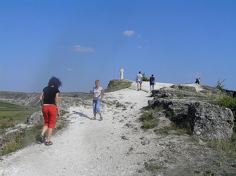 P8190110.JPG - Jak se chodí ke křížku