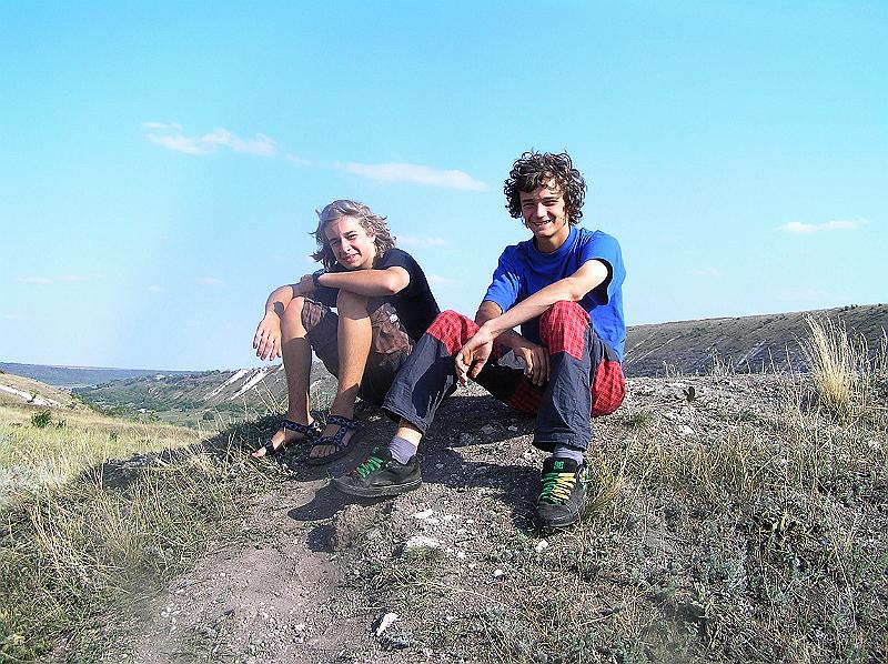 P8190121.JPG - Vrcholové foto (možná že to byl opravdu nejvyšší kopec v Moldavsku)