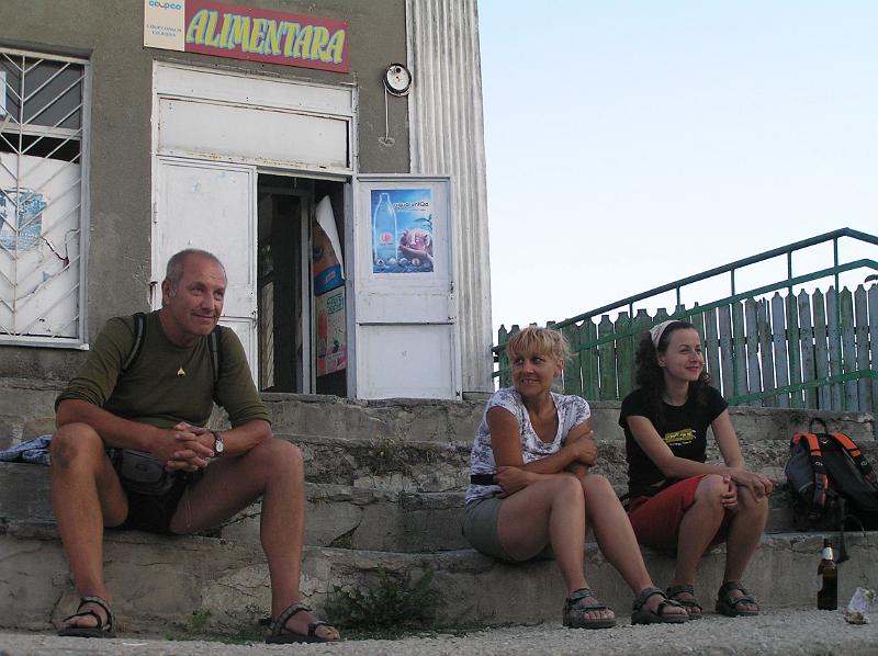 P8200171.JPG - Pohled mlsného kocoura na kočky