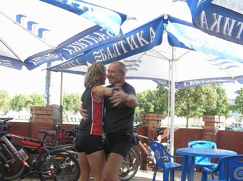 P8220215.JPG - I na taneček došlo