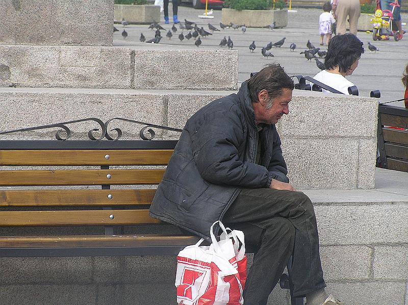 P8240313.JPG - Šťastný majitel igelitové tašky