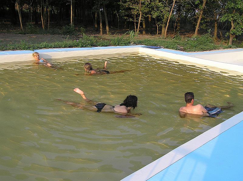 P8290513.JPG - Termální bazén v kempu v Hortobagy